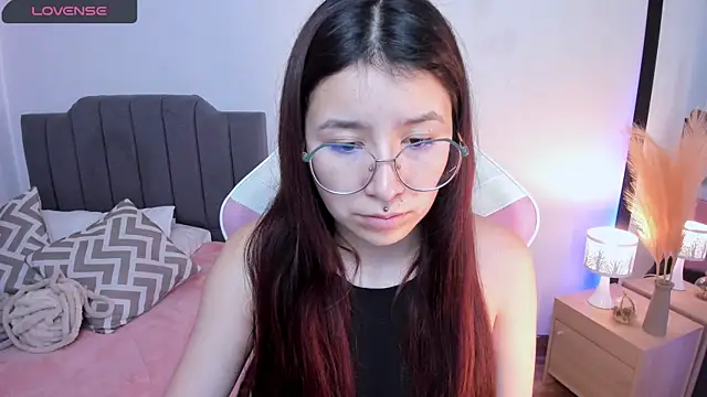 Snapshot of Amy_joones chatting on April 28, 2026, 11:37 am Amy joones online show from April 28, 2026, 11:37 am