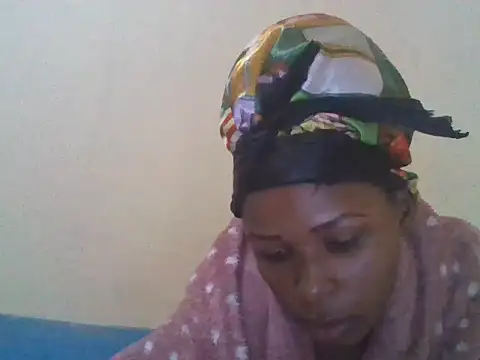 Snapshot of CharlotteDee chatting on October 19, 2025, 6:08 pm CharlotteDee online show from October 19, 2025, 6:08 pm