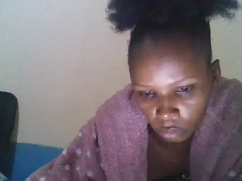 Snapshot of CharlotteDee chatting on October 27, 2025, 6:45 pm CharlotteDee online show from October 27, 2025, 6:45 pm