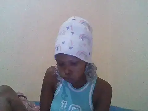 Snapshot of CharlotteDee chatting on November 2, 2025, 6:05 am CharlotteDee online show from November 2, 2025, 6:05 am