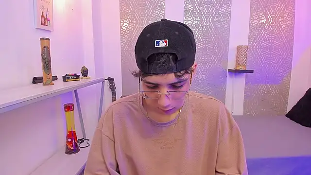 Nikolay Gregori online show from November 12, 2025, 4:13 am