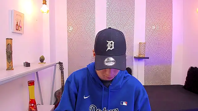 Nikolay Gregori online show from November 17, 2025, 4:07 am