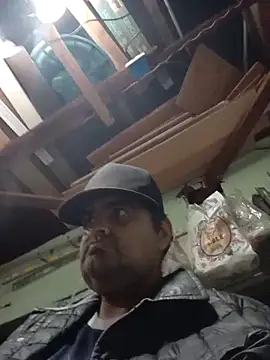 Snapshot of Miguel16i chatting on December 5, 2025, 7:28 am Miguel16i online show from December 5, 2025, 7:28 am