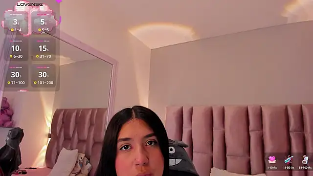 NikyBrookss online show from September 9, 2025, 1:32 pm