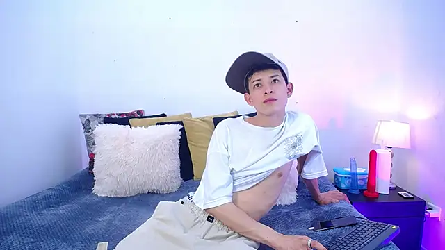 MaikCarver online show from October 2, 2025, 3:35 am