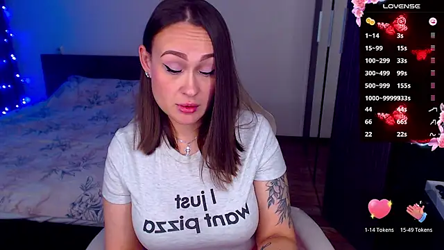 Cutie-Melanie online show from October 27, 2025, 9:52 pm