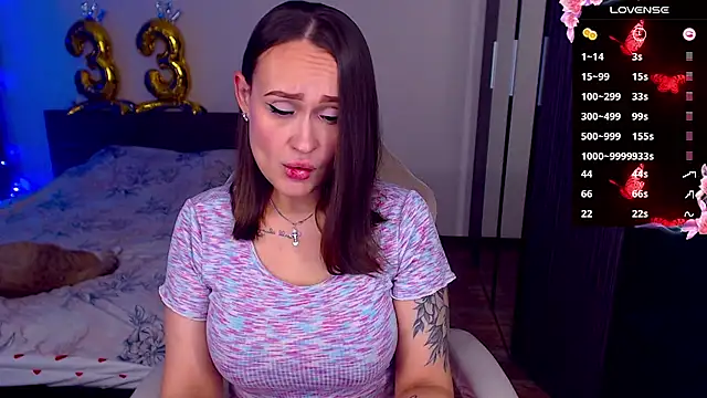 Cutie-Melanie online show from November 16, 2025, 4:23 pm