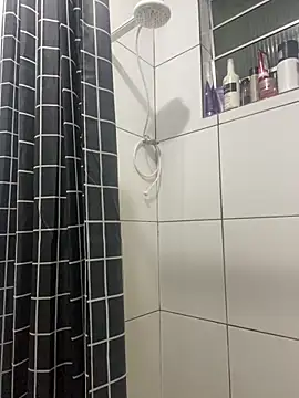 Snapshot of couple_shy chatting on January 6, 2026, 2:04 am couple shy online show from January 6, 2026, 2:04 am