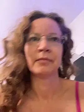 Snapshot of AnnikaRose chatting on June 19, 2026, 3:11 am AnnikaRose online show from June 19, 2026, 3:11 am