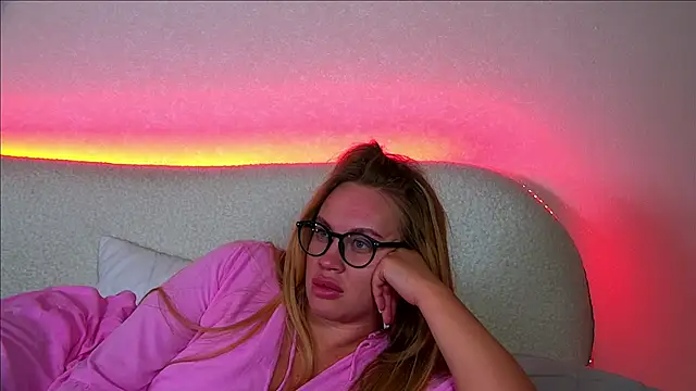 MariaNeumann online show from February 3, 2025, 12:58 am