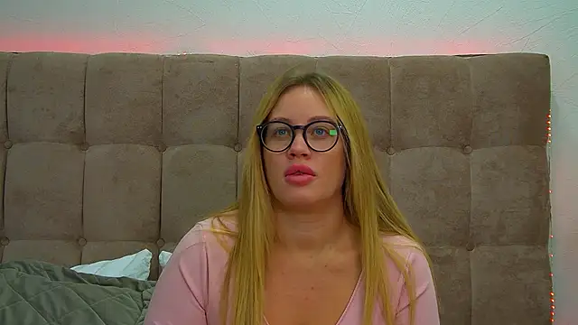 MariaNeumann online show from February 4, 2025, 6:25 am