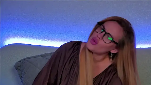 MariaNeumann online show from February 5, 2025, 9:36 am