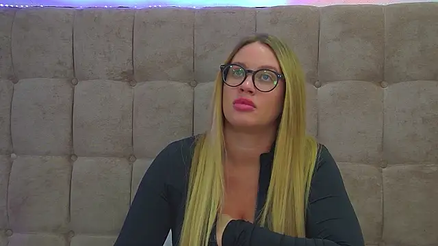 MariaNeumann online show from March 20, 2025, 9:37 am