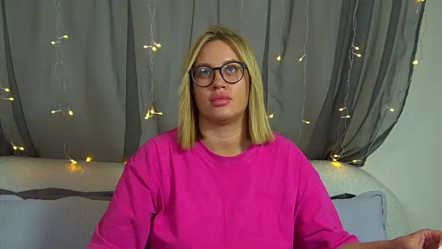 MariaNeumann online show from November 23, 2025, 6:30 pm