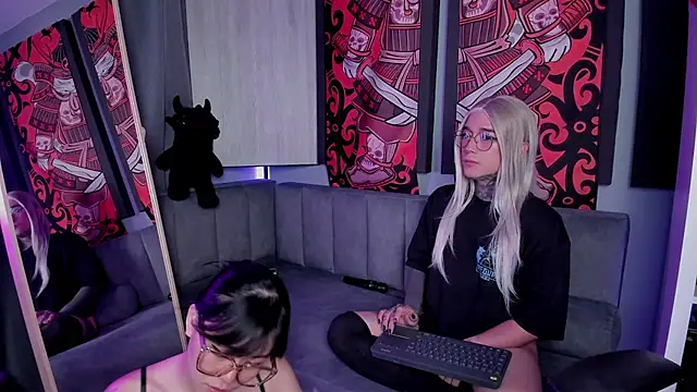 JadeyKhada online show from December 2, 2025, 11:56 pm