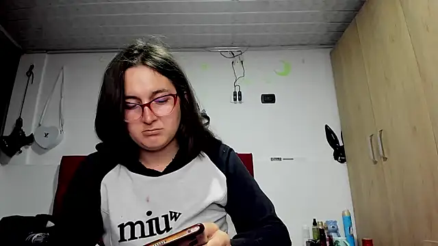 Sweet-Suck69 online show from January 2, 2025, 12:55 am