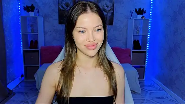 Snapshot of EmmyMills chatting on June 5, 2026, 9:20 pm EmmyMills online show from June 5, 2026, 9:20 pm