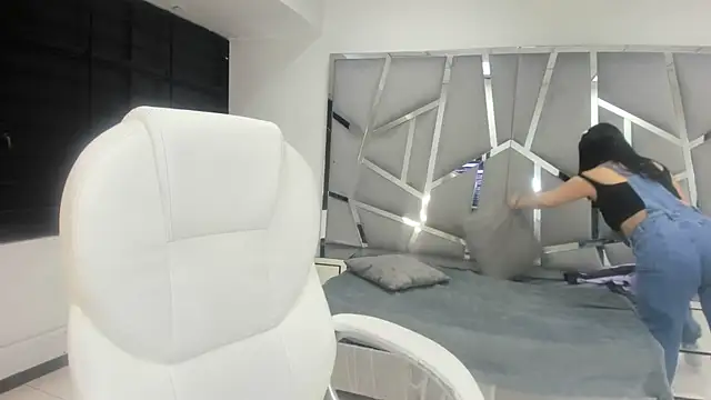 Catherinee69 x online show from January 6, 2025, 1:53 am