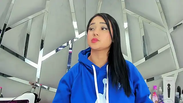 Catherinee69 x online show from January 28, 2025, 9:30 am