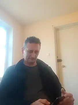 Snapshot of Viause_Kentauelle chatting on February 25, 2025, 1:28 pm Viause Kentauelle online show from February 25, 2025, 1:28 pm