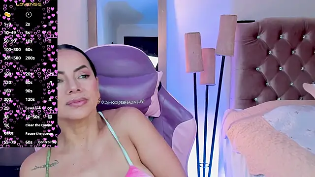 veronika naughty online show from October 10, 2025, 2:27 pm