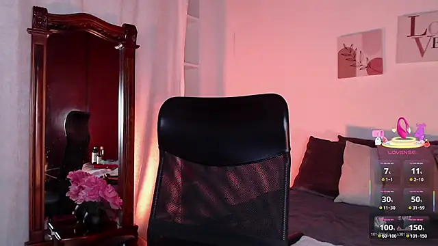 Snapshot of madisex_s chatting on October 1, 2025, 12:55 pm madisex s online show from October 1, 2025, 12:55 pm