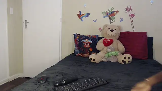 Snapshot of Blacktittiex02 chatting on October 5, 2025, 2:32 am Blacktittiex02 online show from October 5, 2025, 2:32 am