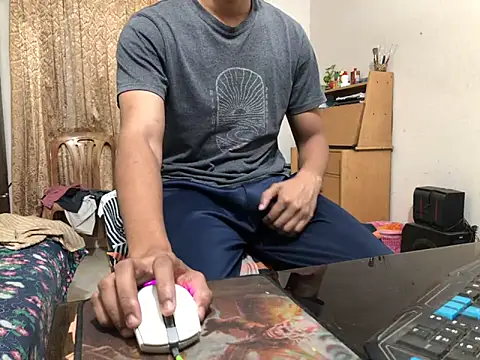 Snapshot of Zeuhorny chatting on December 4, 2024, 10:08 pm Zeuhorny online show from December 4, 2024, 10:08 pm