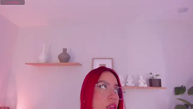 Scarlett Morgan  online show from March 5, 2025, 8:00 pm