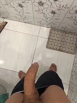 Snapshot of vintin21cm chatting on October 5, 2025, 2:59 pm vintin21cm online show from October 5, 2025, 2:59 pm