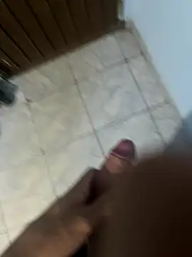 Snapshot of vintin21cm chatting on November 15, 2025, 1:47 am vintin21cm online show from November 15, 2025, 1:47 am