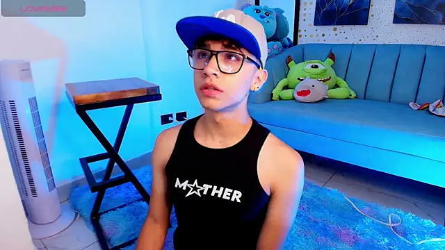 Niico Cruz online show from March 3, 2025, 9:55 am