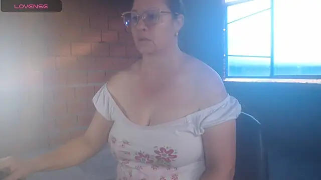 hairyglad69 online show from May 3, 2026, 12:11 pm