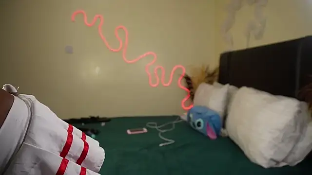 Snapshot of _Watuluv_ chatting on January 31, 2025, 8:43 am  Watuluv  online show from January 31, 2025, 8:43 am