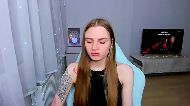 Snapshot of StellaLawless chatting on January 8, 2025, 8:39 pm StellaLawless online show from January 8, 2025, 8:39 pm