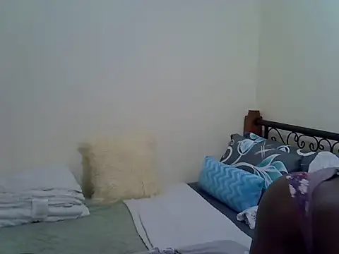 Snapshot of Sweet_Bear chatting on June 1, 2026, 9:22 am Sweet Bear online show from June 1, 2026, 9:22 am