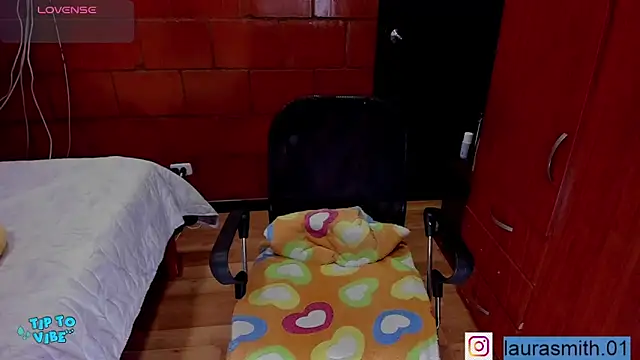 laura smith0 online show from December 20, 2025, 5:31 pm