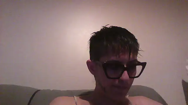 Snapshot of nickfxx chatting on October 23, 2025, 12:10 am nickfxx online show from October 23, 2025, 12:10 am