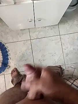 danielsafado222 online show from April 21, 2026, 6:12 pm