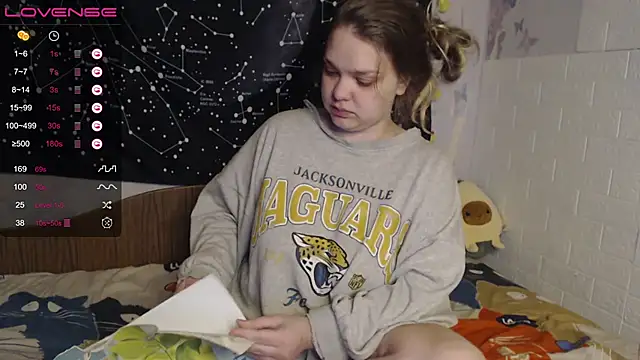 Snapshot of darling_tony chatting on October 31, 2025, 8:04 am darling tony online show from October 31, 2025, 8:04 am