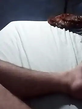 Snapshot of ale83557 chatting on January 13, 2026, 10:20 am ale83557 online show from January 13, 2026, 10:20 am