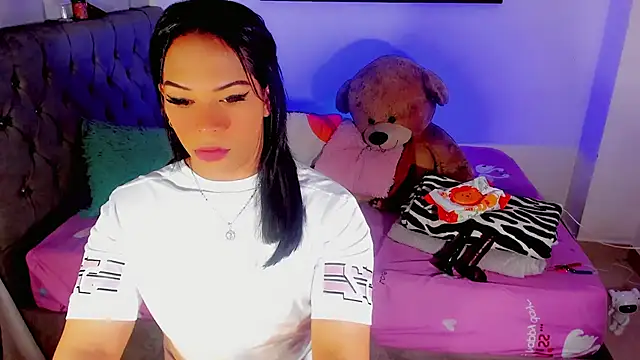 Zakura hot1 online show from December 17, 2025, 9:37 am