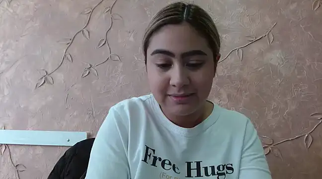 Miabonnett  online show from February 3, 2025, 1:08 pm