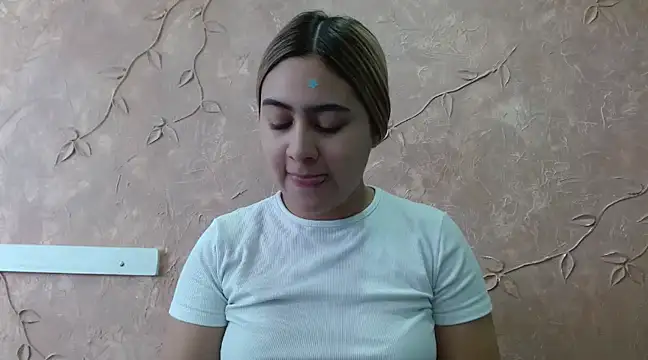 Miabonnett  online show from March 6, 2025, 12:09 pm