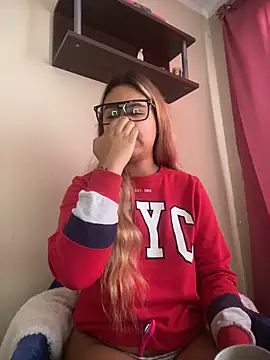 Miabonnett  online show from February 4, 2026, 12:00 pm