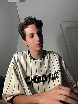 CamiloXx04 online show from January 29, 2025, 3:22 am