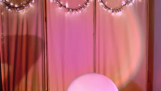 Snapshot of Malinax chatting on December 1, 2024, 11:47 pm Malinax online show from December 1, 2024, 11:47 pm