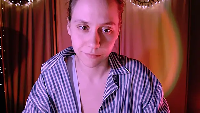 Snapshot of Malinax chatting on December 9, 2024, 1:29 am Malinax online show from December 9, 2024, 1:29 am