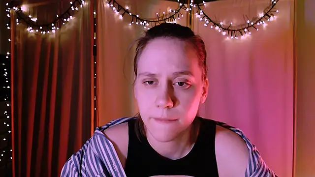 Snapshot of Malinax chatting on January 6, 2025, 10:47 pm Malinax online show from January 6, 2025, 10:47 pm