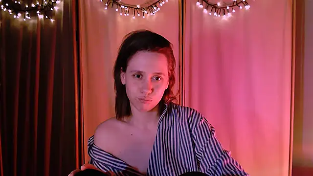 Snapshot of Malinax chatting on January 13, 2025, 10:45 pm Malinax online show from January 13, 2025, 10:45 pm